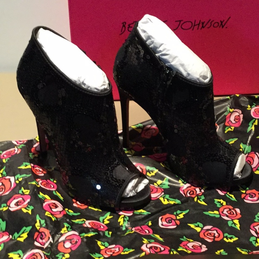 Betsey Johnson Black Sequin Heeled Open Toe Booties Size 7